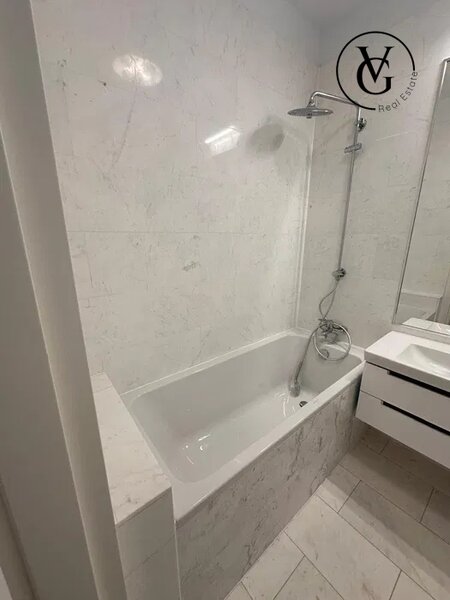Luxuria Residence, apartament cu curte.
