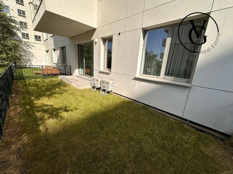 Luxuria Residence, apartament cu curte.